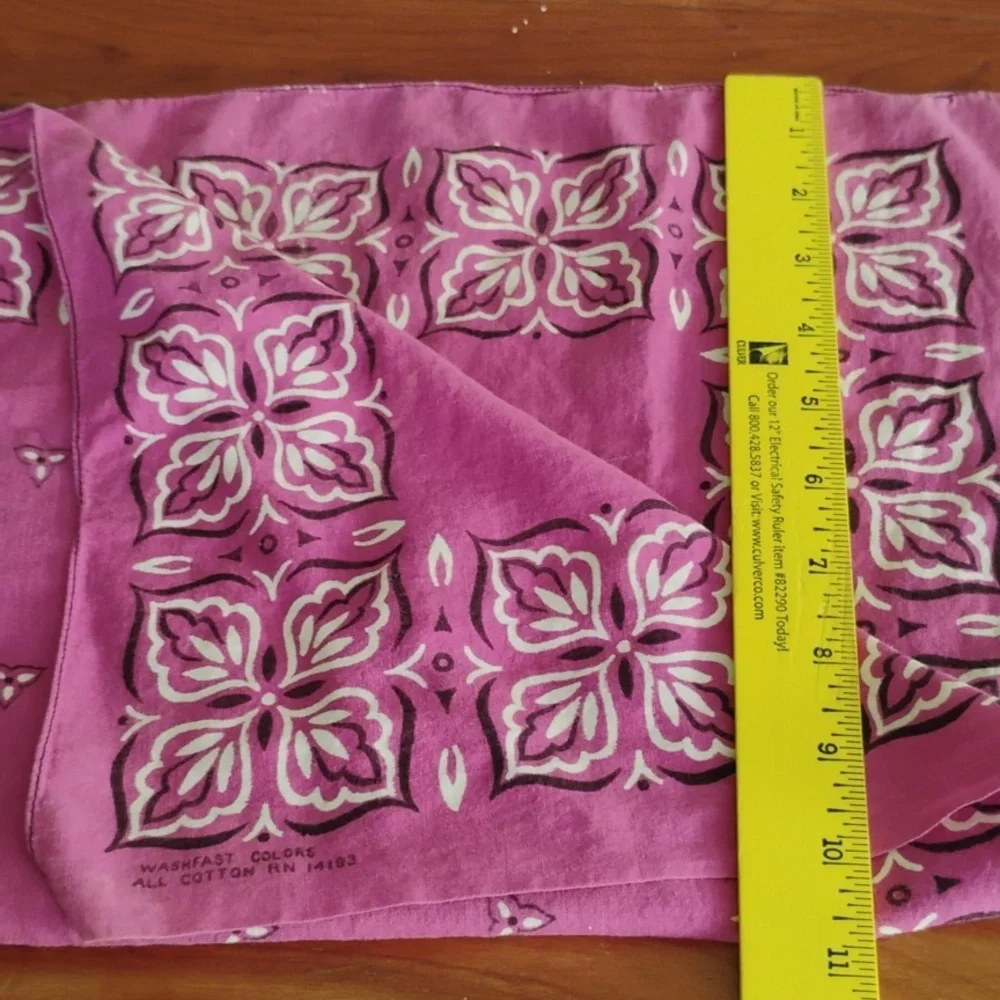 π PINK & White π―% COTTON Printed Bandana Scarf EPLVC WASHFAST COLORS - Picture 1 of 16